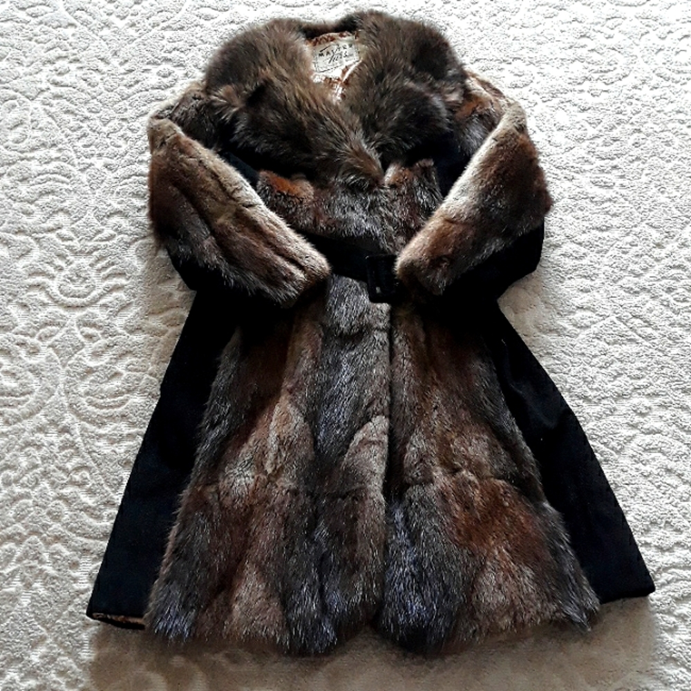 Vintage 1960s Real Beaver Fur Coat with Suede Trimming